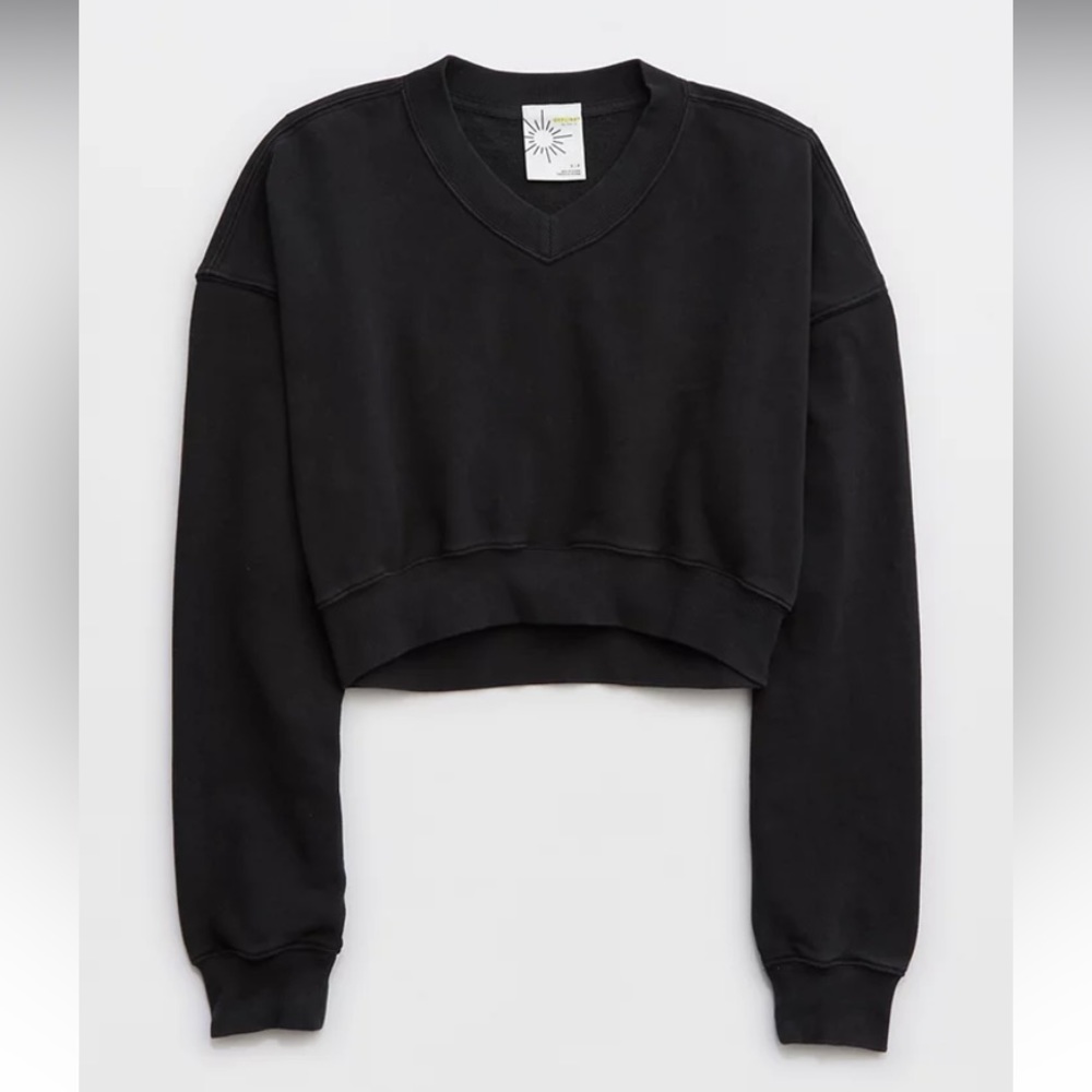 Real Good
OFFLINE By Aerie Throw-Back Cropped V Neck Sweatshirt. NEVER USED